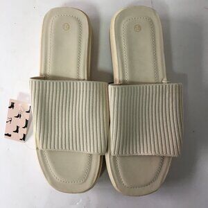 NWT Slyde Pillow Slide Women's Size 10 White Cushion Cream Sandals Slippers Spa